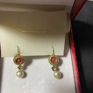 ♥️Vintage Elegant dangling earrings brown  enamel  with pearl and flower design